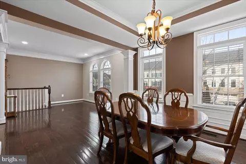 42531 Pine Forest Dr, Chantilly, VA 20152 photo 4
