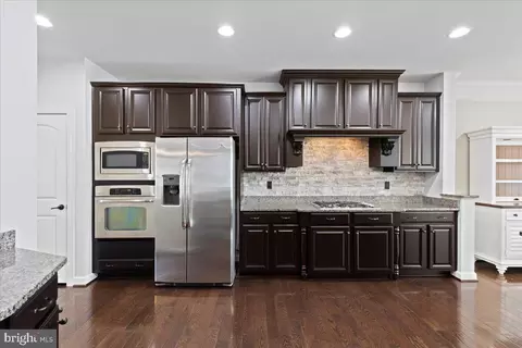 42531 Pine Forest Dr, Chantilly, VA 20152 photo 5