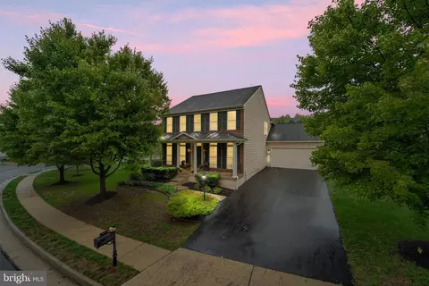 21018 Hooded Crow Dr, Leesburg, VA 20175
