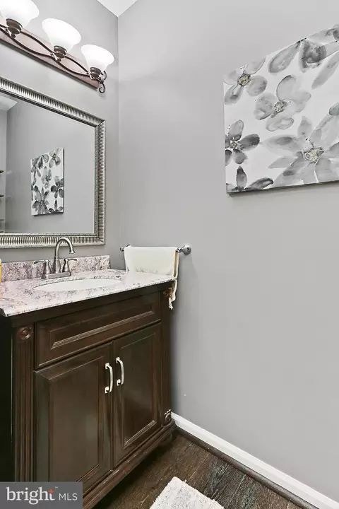 Bath - 26041 Springdale Dr, Chantilly, VA 20152 photo 1 of 6
