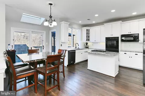 Kitchen - 26041 Springdale Dr, Chantilly, VA 20152 photo 1 of 7