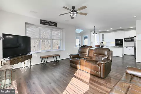 Other - 26041 Springdale Dr, Chantilly, VA 20152 photo 4 of 18