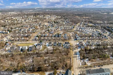 View/Area - 26041 Springdale Dr, Chantilly, VA 20152 photo 9 of 11