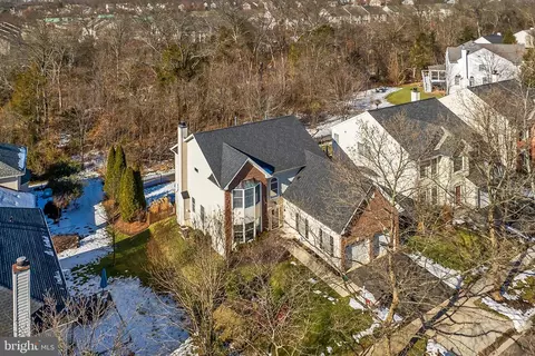 View/Area - 26041 Springdale Dr, Chantilly, VA 20152 photo 3 of 11