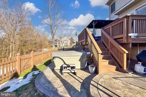 Exterior - 26041 Springdale Dr, Chantilly, VA 20152 photo 8 of 12