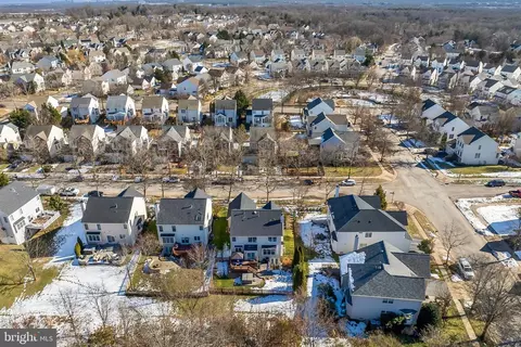 View/Area - 26041 Springdale Dr, Chantilly, VA 20152 photo 8 of 11