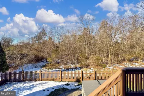 Exterior - 26041 Springdale Dr, Chantilly, VA 20152 photo 6 of 12