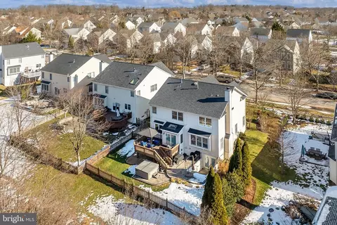 View/Area - 26041 Springdale Dr, Chantilly, VA 20152 photo 5 of 11