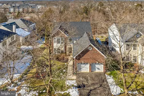View/Area - 26041 Springdale Dr, Chantilly, VA 20152 photo 2 of 11