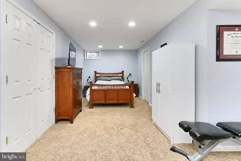 Bedroom - 26041 Springdale Dr, Chantilly, VA 20152 photo 5 of 5