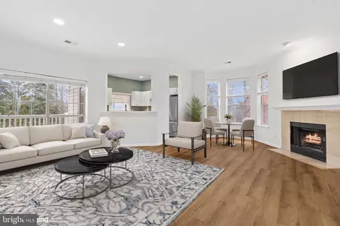 660 Gateway Dr SE #112, Leesburg, VA 20175