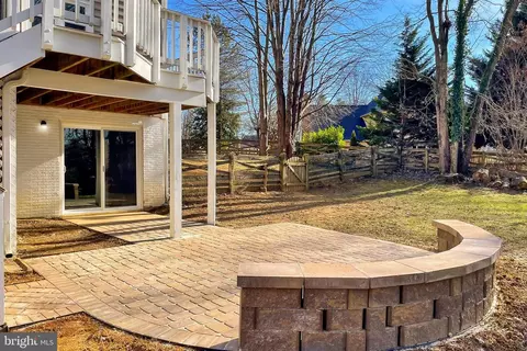 Exterior - 17585 Wadell Ct, Hamilton, VA 20158 photo 13 of 20