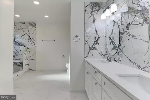 Bath - 17585 Wadell Ct, Hamilton, VA 20158 photo 2 of 6