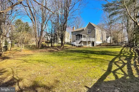 Exterior - 17585 Wadell Ct, Hamilton, VA 20158 photo 17 of 20