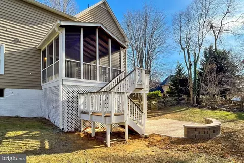 Exterior - 17585 Wadell Ct, Hamilton, VA 20158 photo 12 of 20