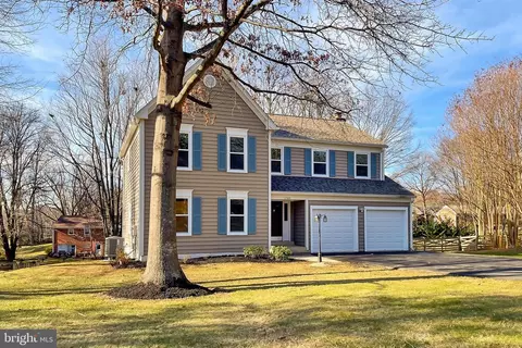 Exterior - 17585 Wadell Ct, Hamilton, VA 20158 photo 3 of 20