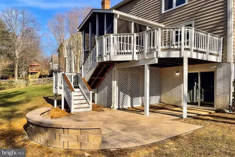 Exterior - 17585 Wadell Ct, Hamilton, VA 20158 photo 14 of 20