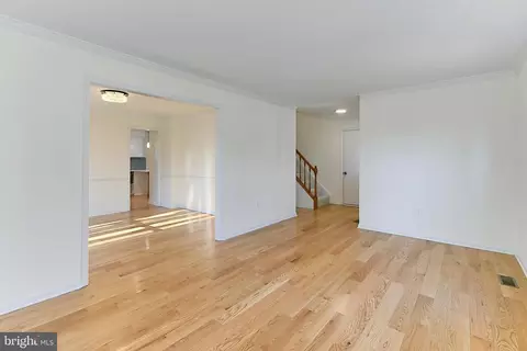 Living - 17585 Wadell Ct, Hamilton, VA 20158 photo 4 of 9