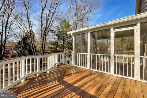 Exterior - 17585 Wadell Ct, Hamilton, VA 20158 photo 9 of 20