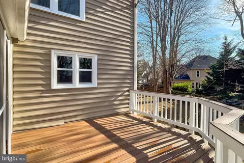 Exterior - 17585 Wadell Ct, Hamilton, VA 20158 photo 11 of 20