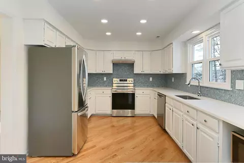 Kitchen - 17585 Wadell Ct, Hamilton, VA 20158 photo 1 of 5
