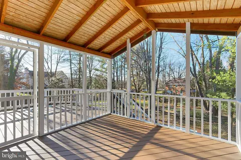 Exterior - 17585 Wadell Ct, Hamilton, VA 20158 photo 4 of 20