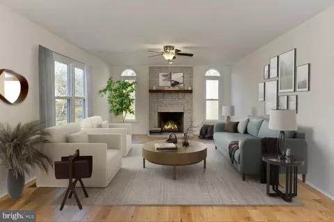 Living - 17585 Wadell Ct, Hamilton, VA 20158 photo 7 of 9