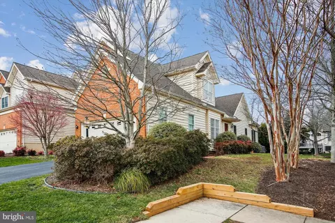 22902 N Brown Sq, Ashburn, VA 20148