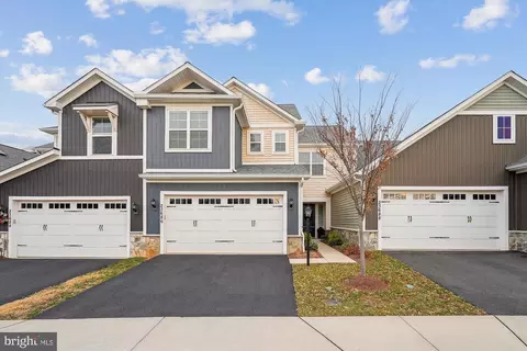 23686 September Sun Sq, Ashburn, VA 20148