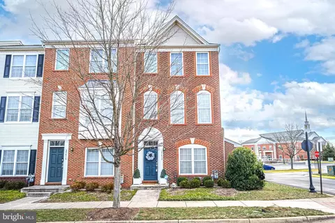 25418 S Riding Blvd, Chantilly, VA 20152