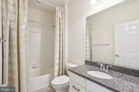 44940 Bishop Ter, Ashburn, VA 20147 photo 24