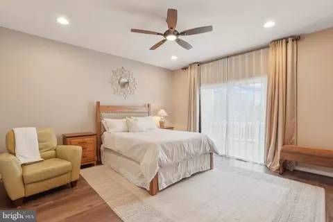 44940 Bishop Ter, Ashburn, VA 20147 photo 13