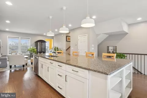 44940 Bishop Ter, Ashburn, VA 20147 photo 3