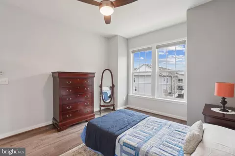 44940 Bishop Ter, Ashburn, VA 20147 photo 23