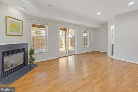 21840 Ladyslipper Sq, Ashburn, VA 20147 photo 40