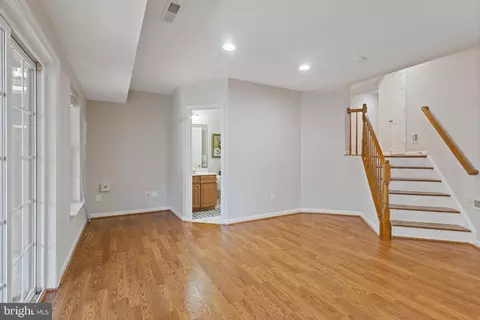 21840 Ladyslipper Sq, Ashburn, VA 20147 photo 43
