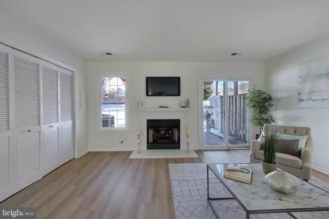 43575 Blacksmith Sq, Ashburn, VA 20147 photo 14