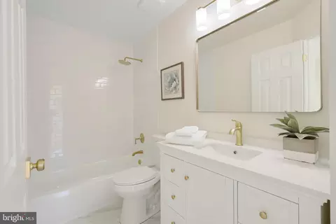 43575 Blacksmith Sq, Ashburn, VA 20147 photo 8