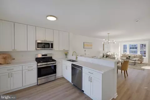 43575 Blacksmith Sq, Ashburn, VA 20147 photo 2