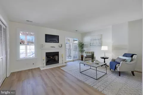 43575 Blacksmith Sq, Ashburn, VA 20147 photo 9