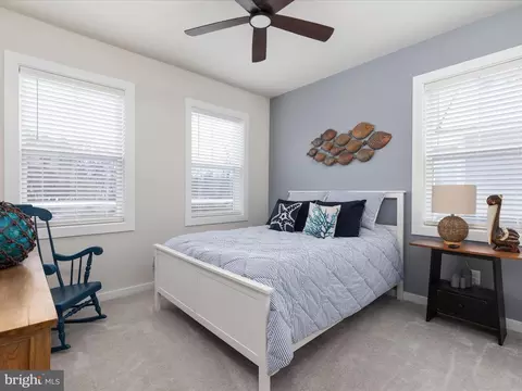 Bedroom - 43817 Normans Switch Dr, Ashburn, VA 20147 photo 5 of 6