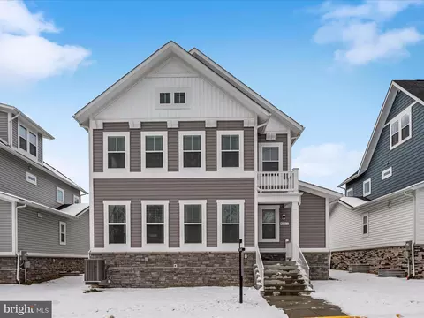 Exterior - 43817 Normans Switch Dr, Ashburn, VA 20147 photo 4 of 8