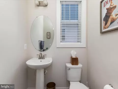 Entry Way - 43817 Normans Switch Dr, Ashburn, VA 20147 photo 4 of 6