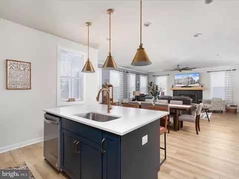 Kitchen - 43817 Normans Switch Dr, Ashburn, VA 20147 photo 4 of 4