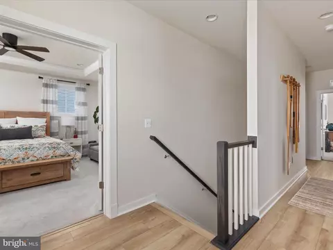 Entry Way - 43817 Normans Switch Dr, Ashburn, VA 20147 photo 5 of 6