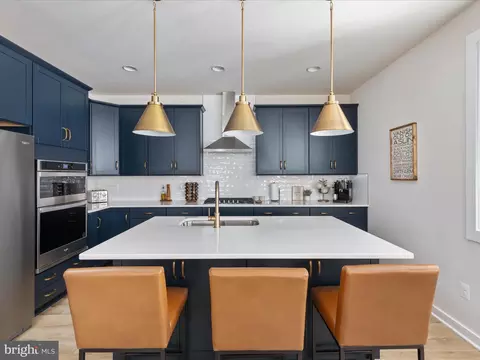 Kitchen - 43817 Normans Switch Dr, Ashburn, VA 20147 photo 3 of 4