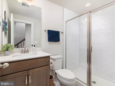 Bath - 43817 Normans Switch Dr, Ashburn, VA 20147 photo 5 of 5