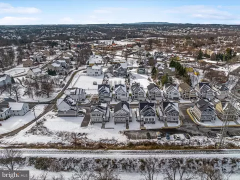 View/Area - 43817 Normans Switch Dr, Ashburn, VA 20147 photo 3 of 9