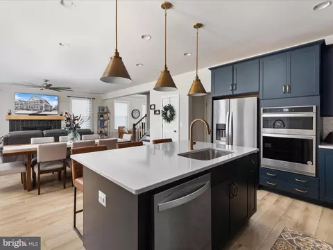 Kitchen - 43817 Normans Switch Dr, Ashburn, VA 20147 photo 1 of 4