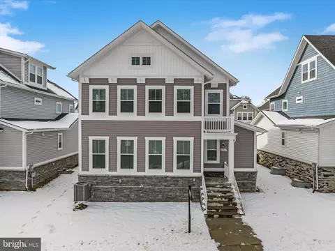 Exterior - 43817 Normans Switch Dr, Ashburn, VA 20147 photo 5 of 8